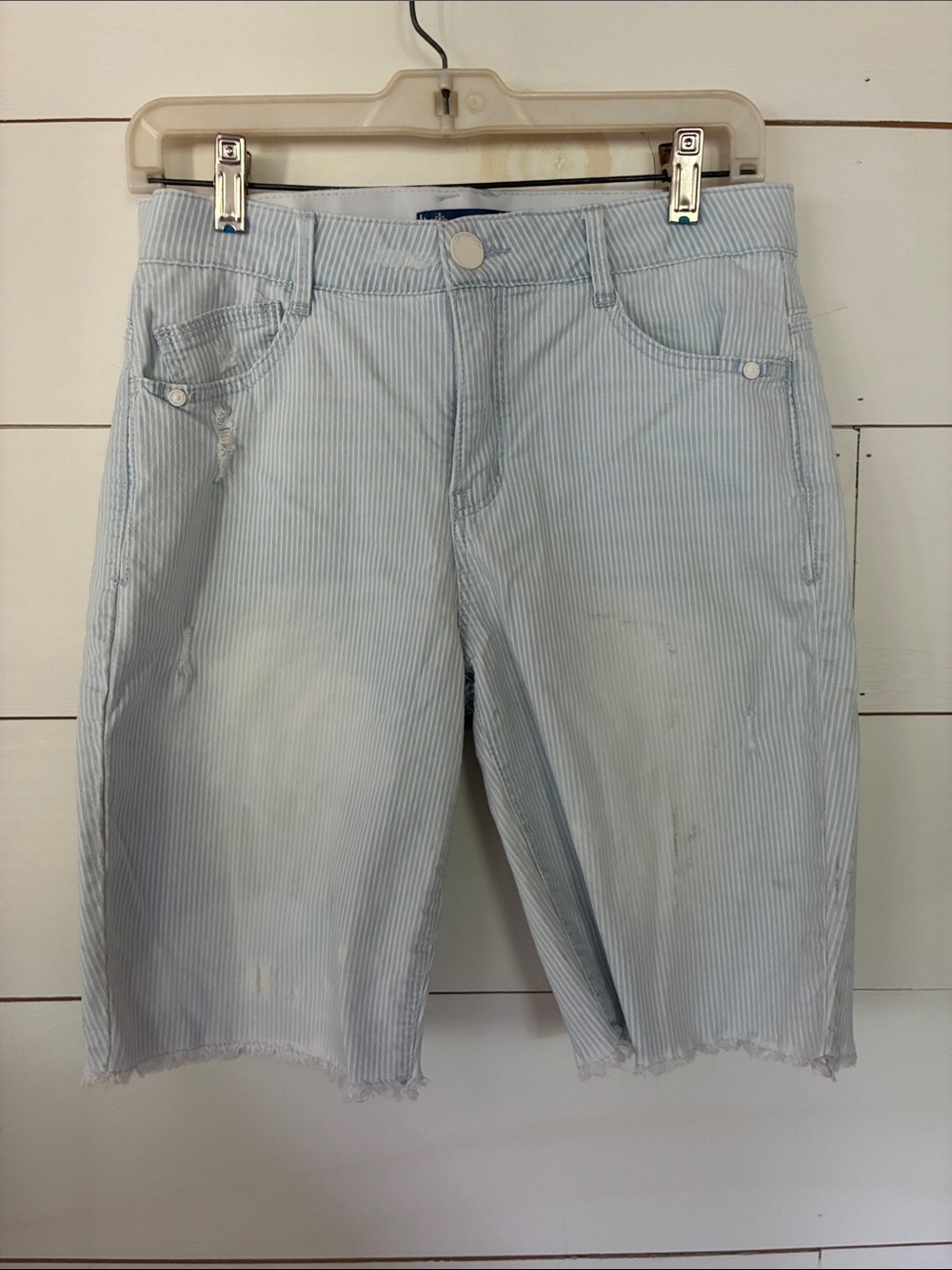 Democracy Ab Technology Light Blue & White Pinstripe Jean Shorts Frayed Hem Sz 4